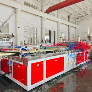 เครื่องผลิตแผ่นประตูพีวีซี ดับเบิ้ลสกรู วัสดุผสมไม้พลาสติก แบบกลวง พร้อมระบบผลิตแผ่นไม้และแผงประตู - Product Image 5