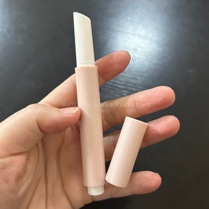 ISMAN Lujoso Tubo Redondo Delgado de 3g para Lápiz Labial con Mecanismo de Clic, Bálsamo Labial en Lápiz de 8mm, Venta al por Mayor, Etiqueta Privada, Envase de Plástico Vacío - Product Image 6