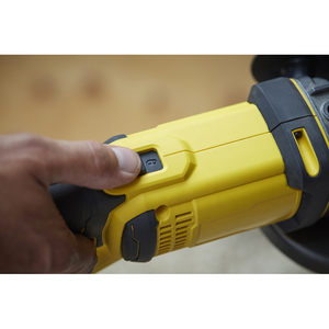 Amoladora Angular Inalámbrica de 18V con 3 Baterías de Iones de Litio 2x4.0Ah + 1x2.0Ah SFMCG400M2K-QW UTP0487/3 para Disco de Pulir FATMAX Italia - Product Image 5