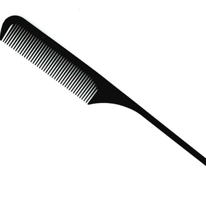 <span class=keywords><strong>Pettine</strong></span> a Coda in <span class=keywords><strong>Fibra</strong></span> <span class=keywords><strong>di</strong></span> <span class=keywords><strong>Carbonio</strong></span> <span class=keywords><strong>di</strong></span> Qualità Professionale, 9 Pollici, Resistente al Calore, Set <span class=keywords><strong>di</strong></span> Strumenti Durevoli per lo Styling dei Capelli - Product Image 1