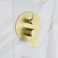 Système de douche à effet pluie encastré en or brossé avec pommeau rond, douchette à main, barre coulissante et fixation murale, ensemble de douche couleur or champagne
