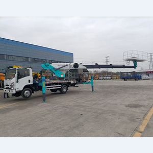 Camión ISUZU Nuevo con Plataforma Elevadora de Gran Tamaño, Motor Diésel 3.0T y Transmisión Manual - Product Image 4