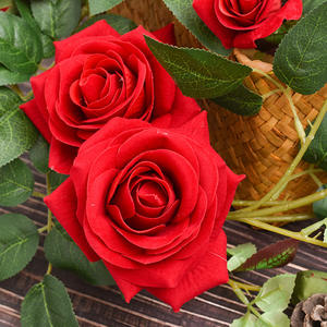 Vente en gros usine : Guirlande de roses artificielles, guirlande décorative pour tuyaux de climatisation et clôtures, tube mural en plastique - Product Image 4