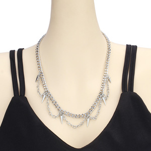 Collar con Cadena de Púas y Tachuelas, Colgante Geométrico de Una Sola Capa de Aleación de Zinc, Accesorio de Moda - Product Image 2