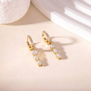 Boucles d'oreilles coréennes populaires, plaquées or, en acier inoxydable, hypoallergéniques, brillantes, huggies, gouttelettes d'eau, boucles d'oreilles pendantes tendance - Product Image 2