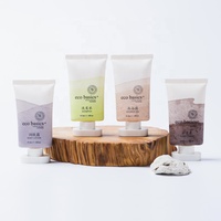 Kit en vrac d'équipements hôteliers de conception OEM, ensemble de savons et d'articles de toilette de taille voyage avec shampooing, revitalisant, nettoyant pour le corps et lotion