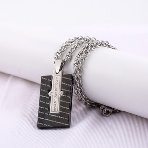 สร้อยคอผู้ชายจี้สี่เหลี่ยมสแตนเลสสีดำสลักลาย Forever Love สวมใส่ได้ทุกวัน - Product Image 1