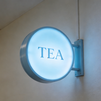 Promotion : Enseigne lumineuse LED rectangulaire en acrylique et aluminium pour publicité extérieure, haute luminosité, design écologique, idéale pour bureaux et cafés