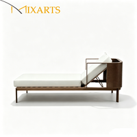Chaises longues d'extérieur modernes, mobilier de piscine, transats de plage, chaises longues d'hôtel, lit de repos d'extérieur, chaise longue de resort