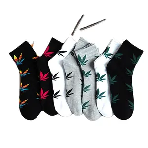 New Design Fashion Men Pattern Funny Cotton Socks Weed Maple Leaf Socks Trendy Socks Mens