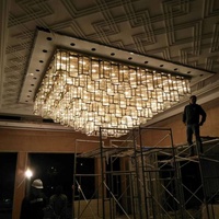 Luminaire suspendu moderne à haut plafond en or, nouveau cristal de luxe pour décor de salon dans le hall de l'hôtel, carré rectangulaire long