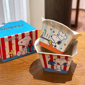Tazón de Palomitas de Maíz de Cerámica Snoopy de 350 ml, Cuadrado, con Tapa Abatible, Diseño de Dibujos Animados, Tazón para Aperitivos para Fiestas, Apto para Microondas - Product Image 4