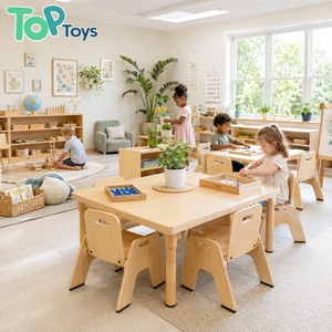 Set di Tavolo e Sedie in Legno Quadrato per Aula Montessori, Attrezzatura per Asili e Centri Diurni, Scrivania per Attività dei Bambini - Product Image 1