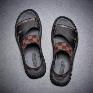 Sandales d'été pour hommes, légères, amortissantes, antidérapantes, respirantes, à double usage, souples – Vente en gros du fabricant, nouvelle collection - Product Image 3