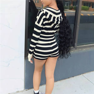 Rahat şerit örgü iki parçalı setleri kadın V boyun uzun kollu kapşonlu mahsul Tops ve yüksek bel şort - Product Image 5