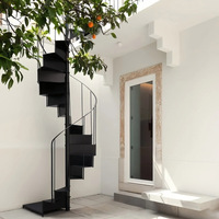 L'escalier en spirale en métal en acier inoxydable qui se vend à chaud en 2025 est utilisé pour l'intérieur des villas.