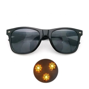 Оптовая продажа высококачественных солнцезащитных очков унисекс Премиум 3D Призма рейвы очки Смешной фейерверк дифракционные очки - Product Image 4