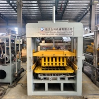 ZK Factory Supplies fournit une machine de fabrication de blocs de ciment entièrement automatique personnalisée QT4-15