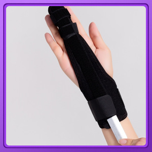 Attelle de fixation des doigts BORDER FOR TRAVELER noire SL – Orthèse de soutien du poignet et des doigts pour la santé et le massage - Product Image 1