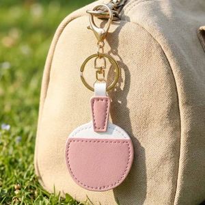 Porte-clés moderne en cuir PU en forme de raquette de ping-pong avec impression en relief, cadeau promotionnel portable pour hommes et femmes - Product Image 2