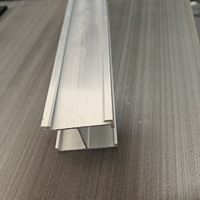 Système de montage de panneaux solaires sur carport en aluminium sur mesure pour le stationnement double commercial et résidentiel