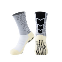 Vente en gros Chaussettes de football confortables et respirantes à prise épaisse Chaussettes de football antidérapantes sur mesure