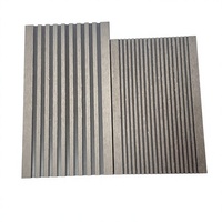 Planches de terrasse en composite WPC co-extrudé, solides et durables, pour projets de terrasses et jardins extérieurs