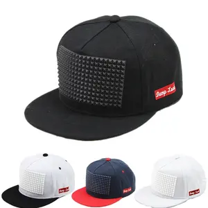 Groothandel Streetwear Flat Bill Snap Back Caps Mannen Studs Hiphop 5 Panel Snapback Hoed Gorras