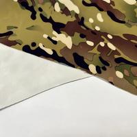 Tissu Softshell Tricoté Respirant Enduit PU Écologique à Trois Couches avec Impression Camouflage Personnalisée pour Vêtements