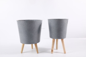 Pot de fleurs minimaliste en béton avec pieds en bois, jardinière pour plantes d'intérieur, décoration pour la maison - Product Image 6