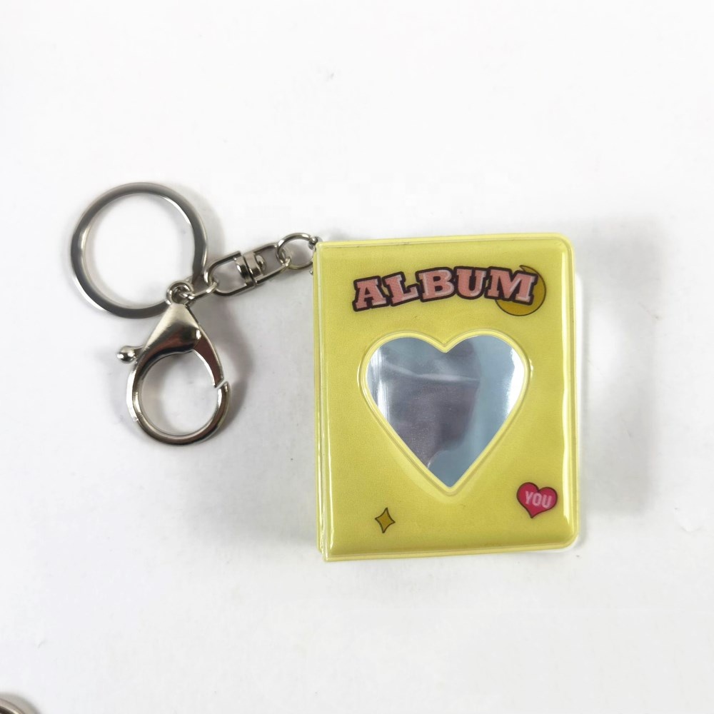 O Mundo Novo é renovação e inovação, celebrando o antigo e tudo de melhor  que ele oferece. Ele mistura música, cultura e arte. A capa do álbum é um  quadro pintado pelo artista plástico Guaen, com a ..., image size:1000x1000