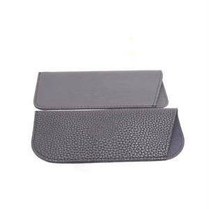 Bán Chạy Túi Xách Dễ Thương Đồ Trang Trí Quyến Rũ Kẹp Mắt Kính Bằng Da Hộp Khóa Thắt Lưng Hộp Kính Râm Kính Mắt Màu Đen - Product Image 5