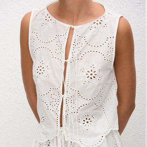 Robe blanche minimaliste de haute qualité, nouée et brodée, avec chemise et robe en coton bio 100%, ensemble deux pièces. - Product Image 3