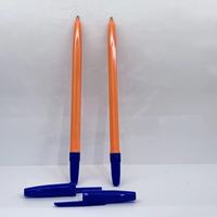 Vente en gros pas cher logo personnalisé fournitures de bureau scolaire étudiant en plastique plusieurs couleurs stylo à bille en vrac