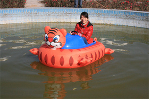 Hot Bán Mùa Hè Nước Đồ Chơi Tay Thuyền Cho Trẻ Em Động Cơ Điện Thuyền Pin Inflatable Bumper Thuyền Chất Lượng Cao Cho Thưởng Thức Vui Vẻ - Product Image 5