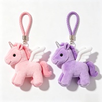 Nouveau porte-clés tendance en peluche éco-responsable en forme de cheval de dessin animé pour femmes, avec breloque de sac à main et ornement de voiture