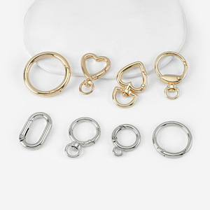 Anneaux à ressort en alliage de zinc en forme de cœur, porte-clés, accessoires de sac, boucle en métal plaqué pour étui de téléphone, porte-cartes, vente en gros - Product Image 1