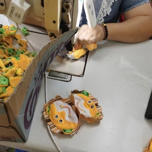 Personaje de dibujos animados de Happycats, juguete de <span class=keywords><strong>peluche</strong></span> supersuave de algodón PP relleno de galleta gato mascota Peluches - Product Image 4