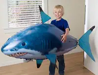 Globo de tiburón volador para nadar a través del aire, juguete de pez volador inflable con control remoto