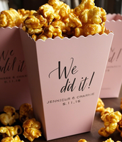 Emballage alimentaire jetable Offre Spéciale personnalisé boîte à pop-corn à stries rouges boîte à collation à emporter conteneur d'emballage