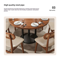 Ensemble de mobilier polyvalent pour restaurant occidental : banquette en rotin et table de café en bois massif pour salon de thé et salle à manger BBQ
