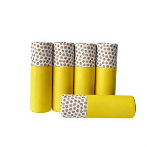 Emballage cosmétique personnalisé en carton, tube push-up pour baume à lèvres et déodorant, en papier recyclé, écologique et biodégradable - Product Image 1