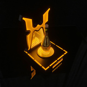 Présentoir à vin lumineux avec éclairage LED pour spiritueux et champagne, éclairage décoratif moderne, pré-assemblé - Product Image 3