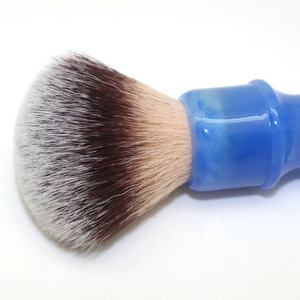 Pinceau à raser en poils synthétiques et en poils <span class=keywords><strong>de</strong></span> <span class=keywords><strong>blaireau</strong></span> avec manche en résine bleue personnalisé avec logo JDK pour homme - Product Image 3