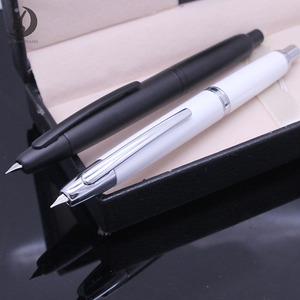 <span class=keywords><strong>Penna</strong></span> personalizzata con design opaco nero <span class=keywords><strong>penna</strong></span> <span class=keywords><strong>stilografica</strong></span> retrattile con pennino pregiato logo regalo per calligrafia regalo aziendale - Product Image 1