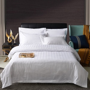 Couvre-<span class=keywords><strong>lit</strong></span> élégant et luxueux à rayures <span class=keywords><strong>de</strong></span> 3 cm, 100% coton, taille king, blanc, ensemble <span class=keywords><strong>de</strong></span> literie <span class=keywords><strong>de</strong></span> luxe <span class=keywords><strong>pour</strong></span> hôtel - Product Image 3
