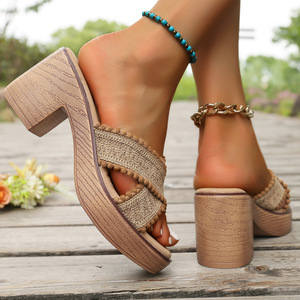 รองเท้าแตะส้นกลางแบบสายไขว้สำหรับผู้หญิง รุ่นใหม่ล่าสุดสำหรับฤดูร้อน ผ้า ไซส์ใหญ่ ฟรีไซส์ - Product Image 4