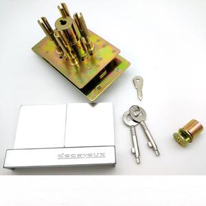 DECAYEUX Coffre-fort à combinaison à 4 roues Serrure avec 4 contre-barres métalliques - Product Image 1