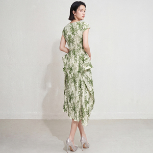 Vestido Midi 2026 con Diseño Artístico, Pliegues en Contraste, Tejido Ecológico, Diseño Irregular, Elegante, Casual, Estampado Floral, para Dama - Product Image 4