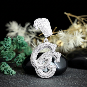 Collar con Colgante de Moissanita Chapado en Oro de Plata 925 de Lujo de Phoenix Enterprises, Diseño de Letra G, Corte Brillante, Estilo Hiphop, para Bodas y Fiestas - Product Image 1